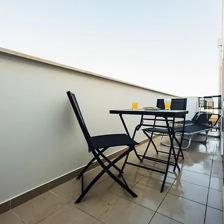 Carmona - By Sch شقة