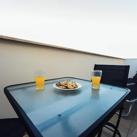 Carmona - By Sch شقة