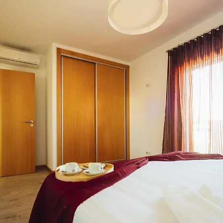 Carmona - By Sch شقة ساو مارتينهو دو بورتو