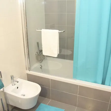 Carmona - By Sch شقة ساو مارتينهو دو بورتو