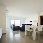 Apartamento Carmona - By Sch